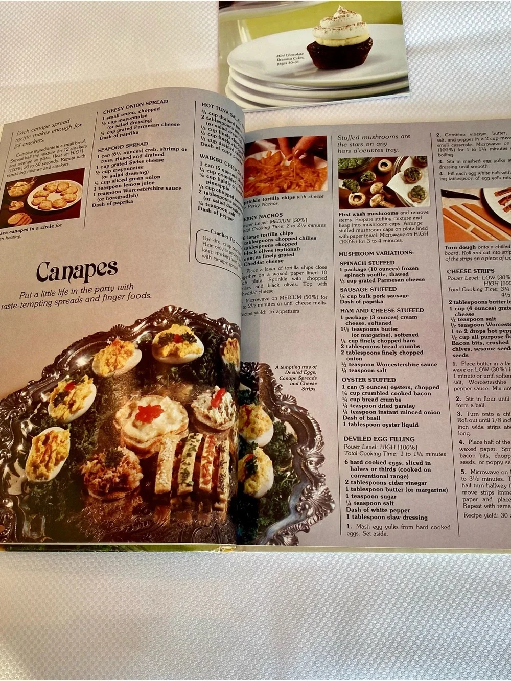 70s Tappen Microwave Cooking Guide - Green Cover 224 pages